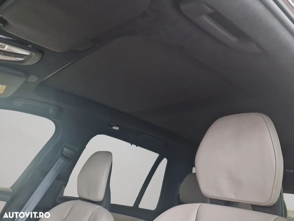 Volvo XC 90 - 22