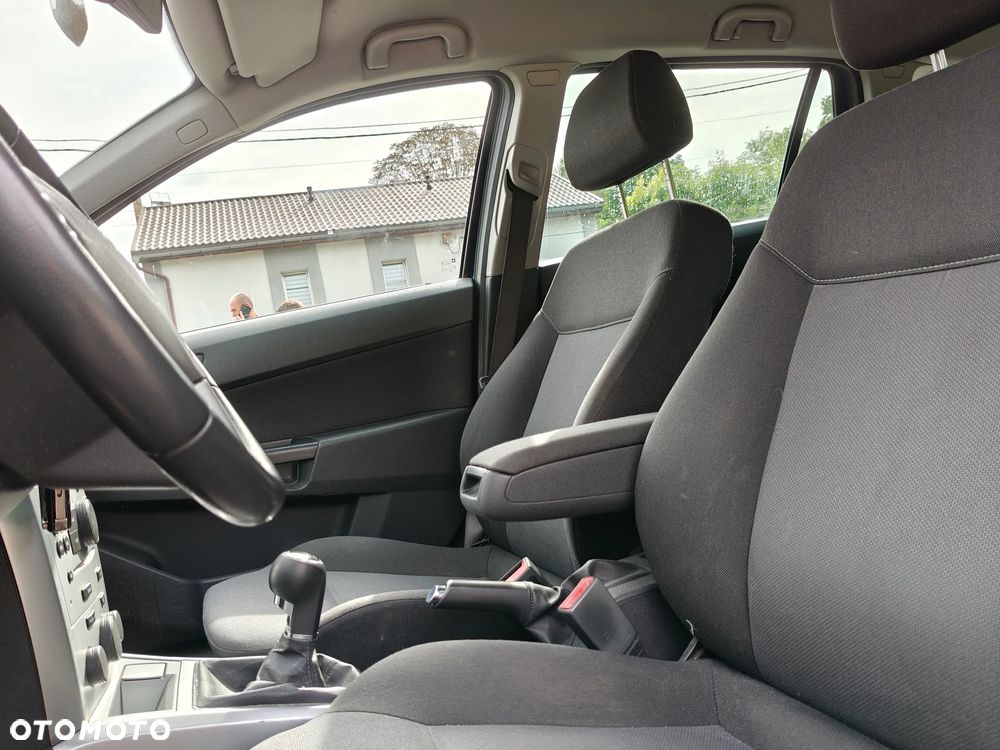 Opel Astra 1.7 CDTI DPF - 17