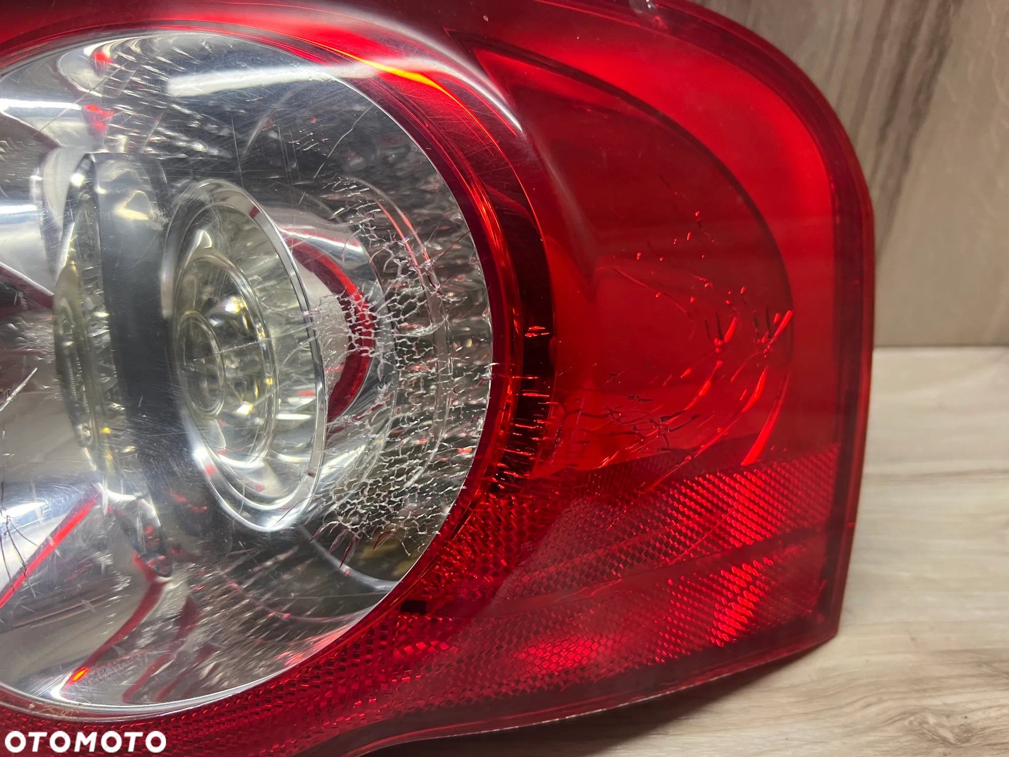 LAMPA TYLNA PRAWA VW PASSAT B6 KOMBI - 2