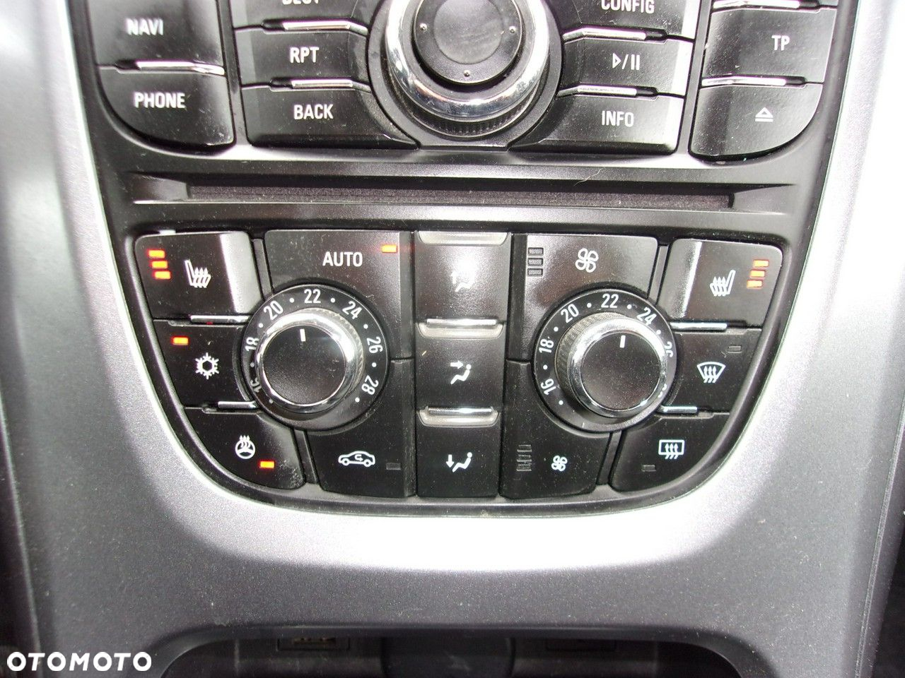 Opel Astra 1.4 Turbo Cosmo - 24
