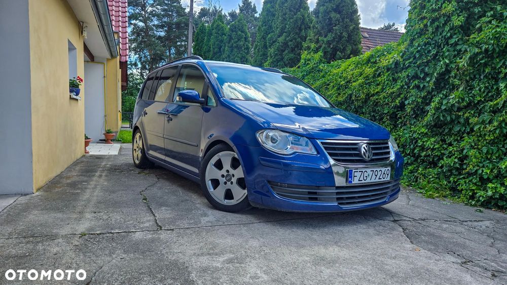Volkswagen Touran 2.0 TDI DPF Highline - 1