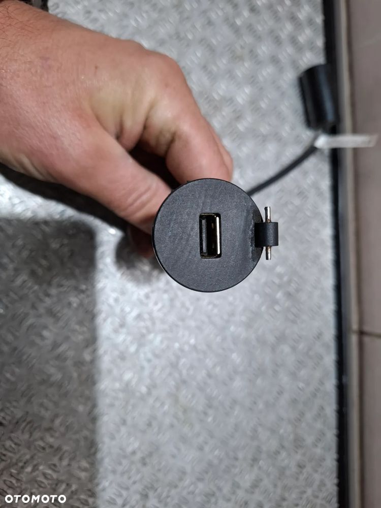 Gniazdo USB Fiat Ducato 2016 rok Boxer Jumper nr 1380679080 - 2
