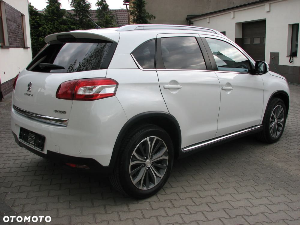 Peugeot 4008 - 8