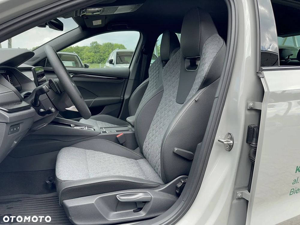 Skoda Octavia 1.5 TSI mHEV Sportline DSG - 32