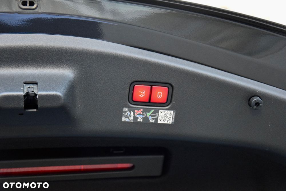 Mercedes-Benz CLE 300 4Matic 9G-TRONIC - 18