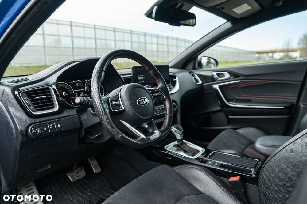 Kia ProCeed 1.6 T-GDI GT DCT - 16