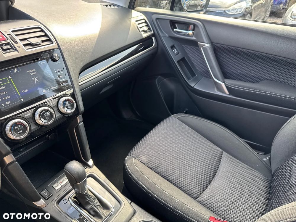 Subaru Forester 2.0 i Exclusive Lineartronic - 14