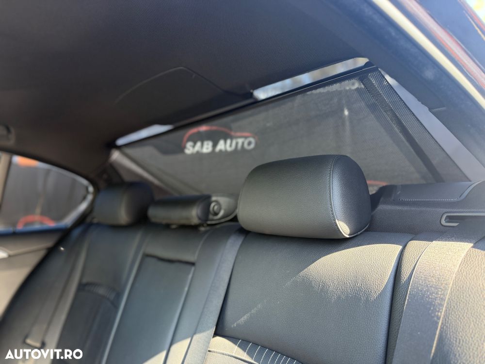 BMW Seria 5 530d xDrive AT - 15