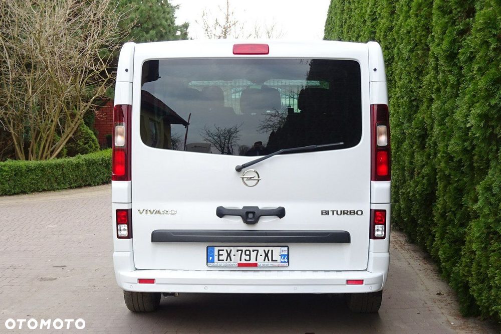 Opel Vivaro - 8