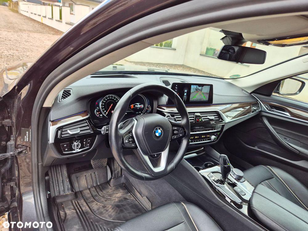 BMW Seria 5 520d xDrive Luxury Line - 7