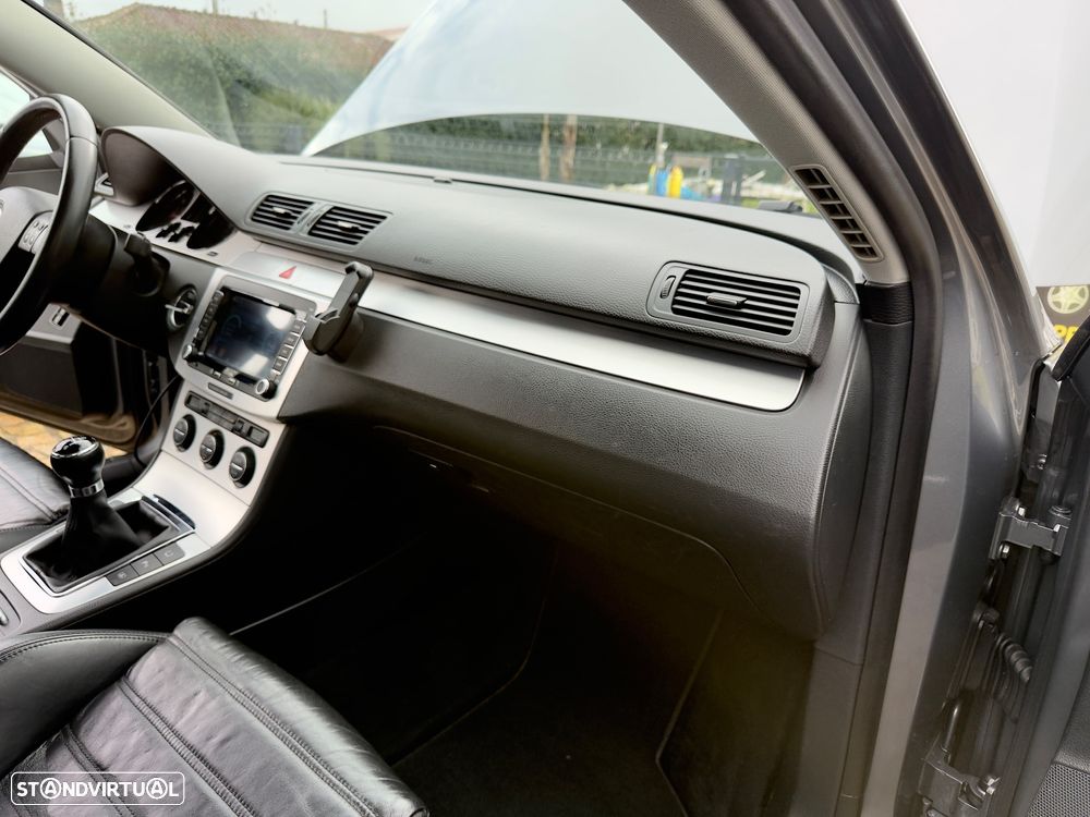 VW Passat 2.0 TDI Highline - 48