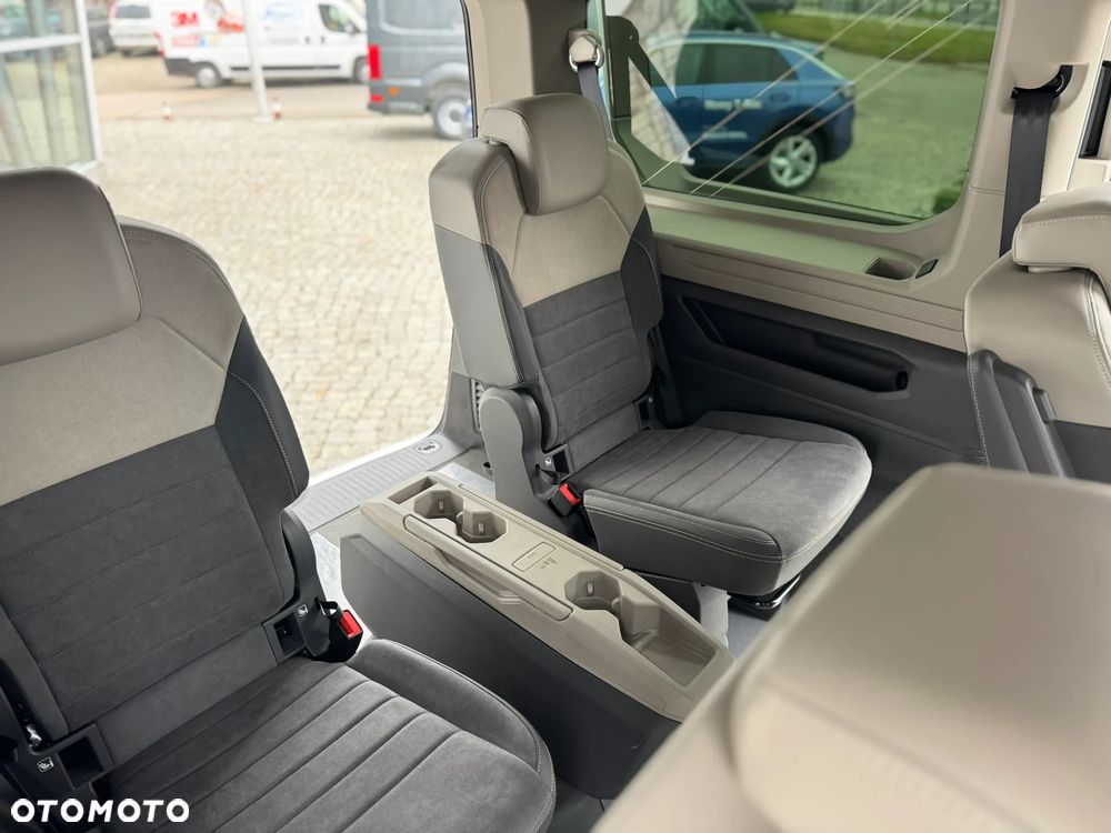 Volkswagen California - 32