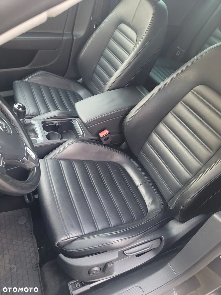 Volkswagen Passat 2.0 TDI BlueMotion Technology Highline - 14
