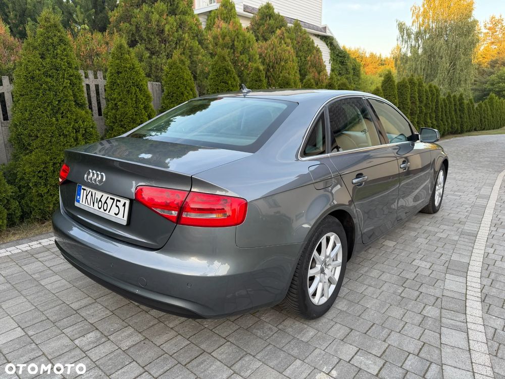 Audi A4 Limousine 2.0 TDI DPF Ambiente - 12