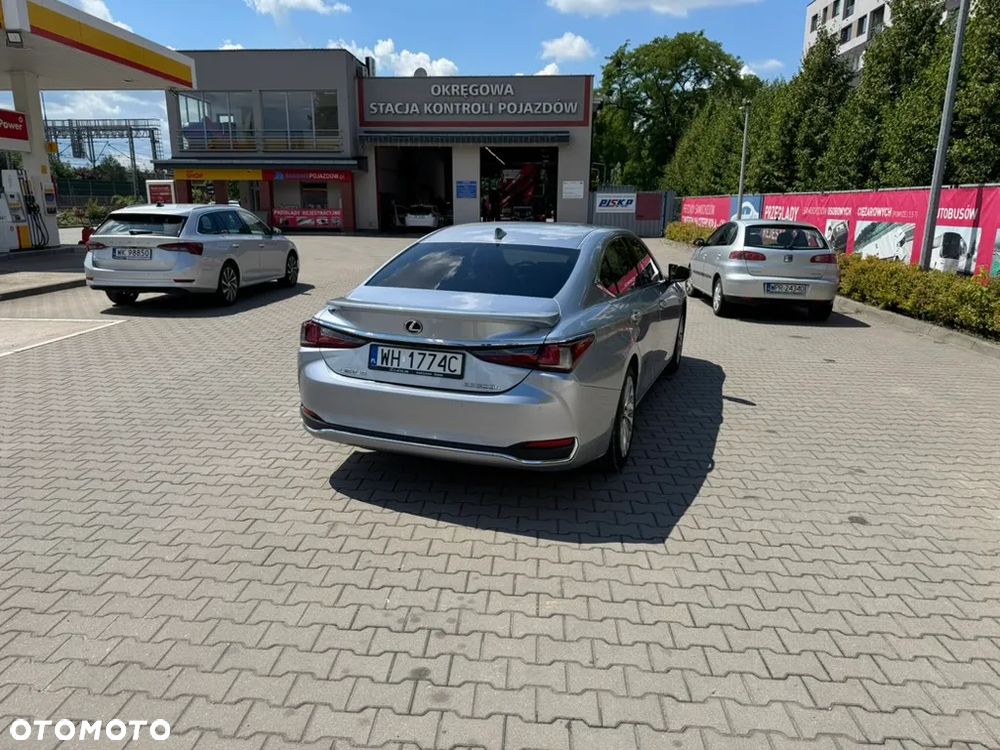 Lexus ES 300h Prestige - 12