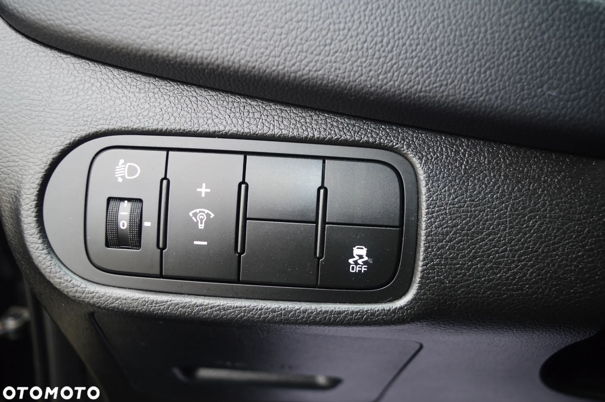 Kia Carens - 27