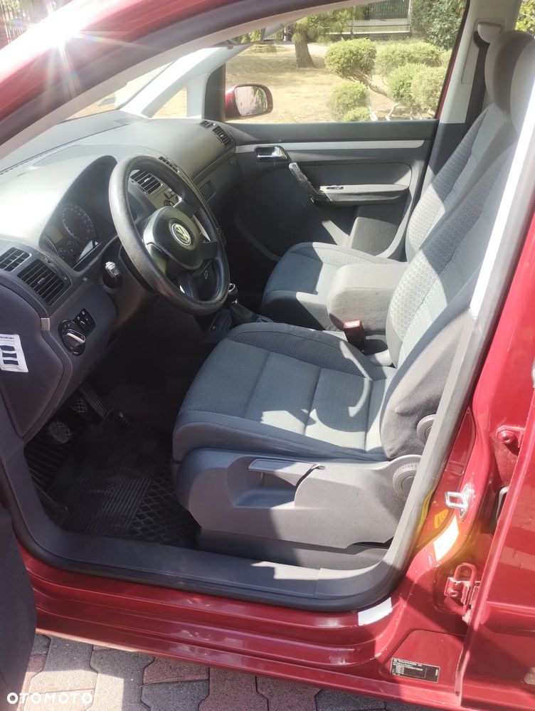 Volkswagen Touran - 8