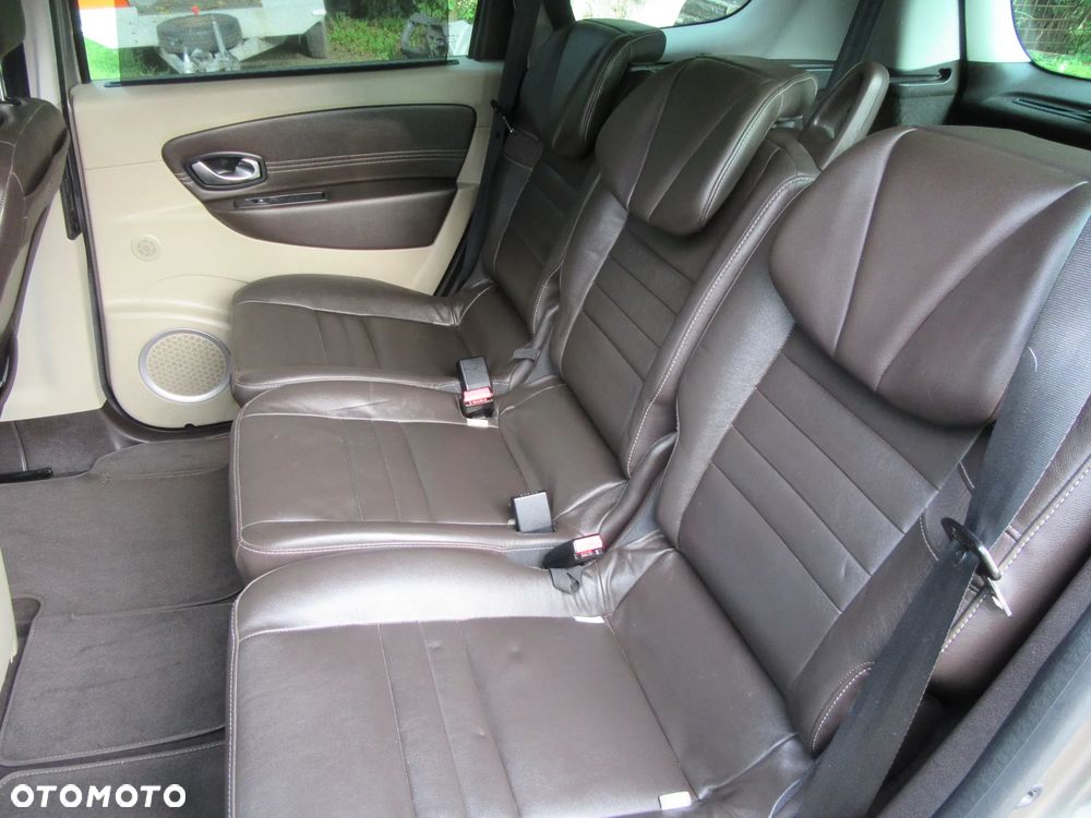 Renault Grand Scenic - 21