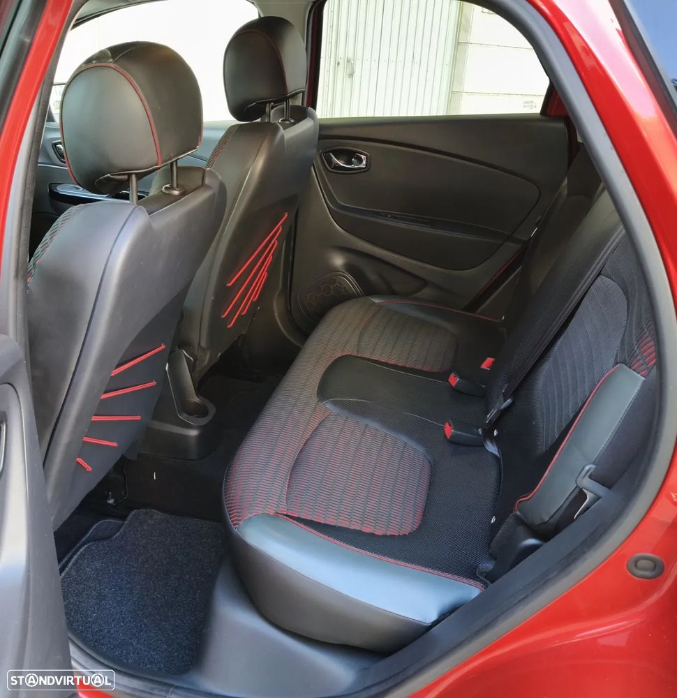 Renault Captur 0.9 TCE Helly Hansen - 19