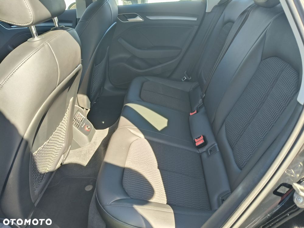 Audi A3 Sportback 1.6 TDI ultra Attraction - 11
