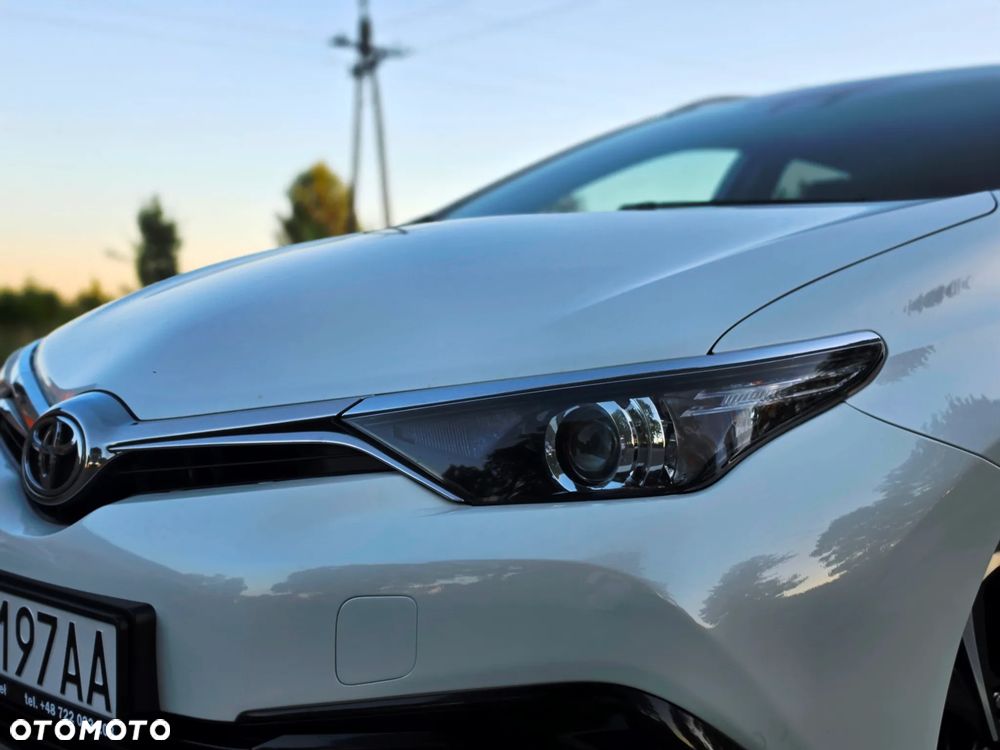 Toyota Auris 1.6 D-4D Premium - 11