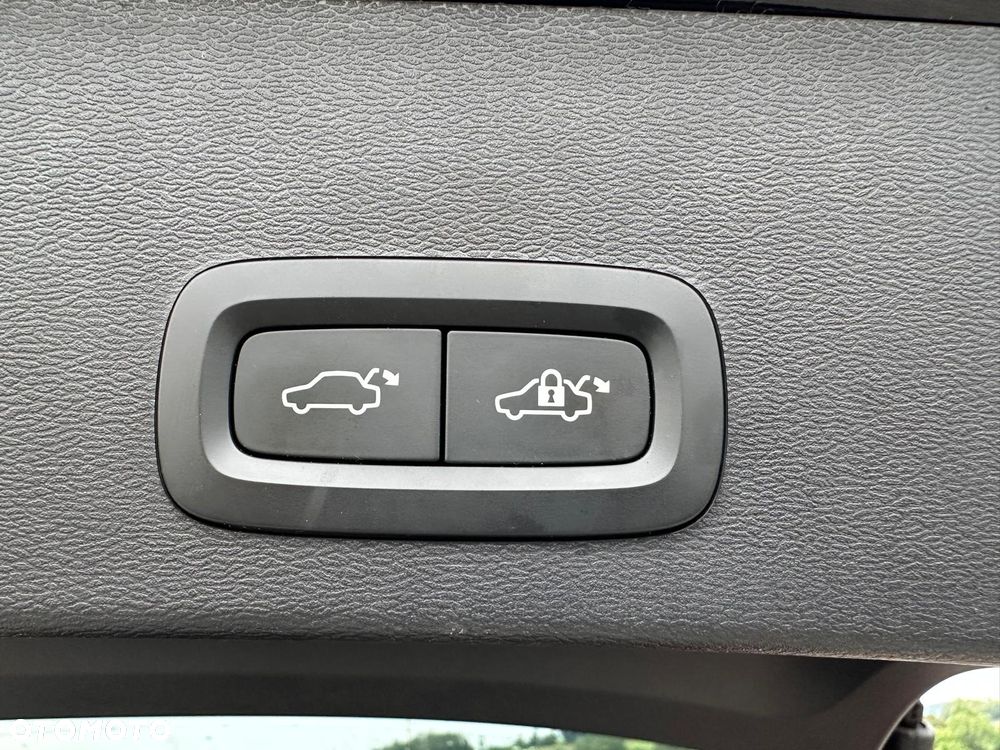 Volvo XC 40 T4 Plug-In Hybrid Inscription - 18