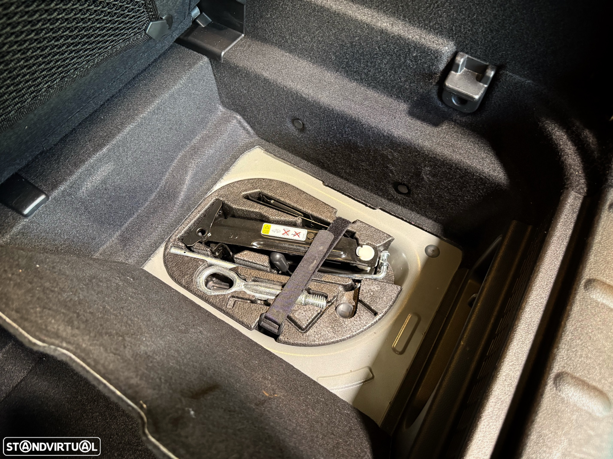 MINI 5 Portas Cooper D - 31