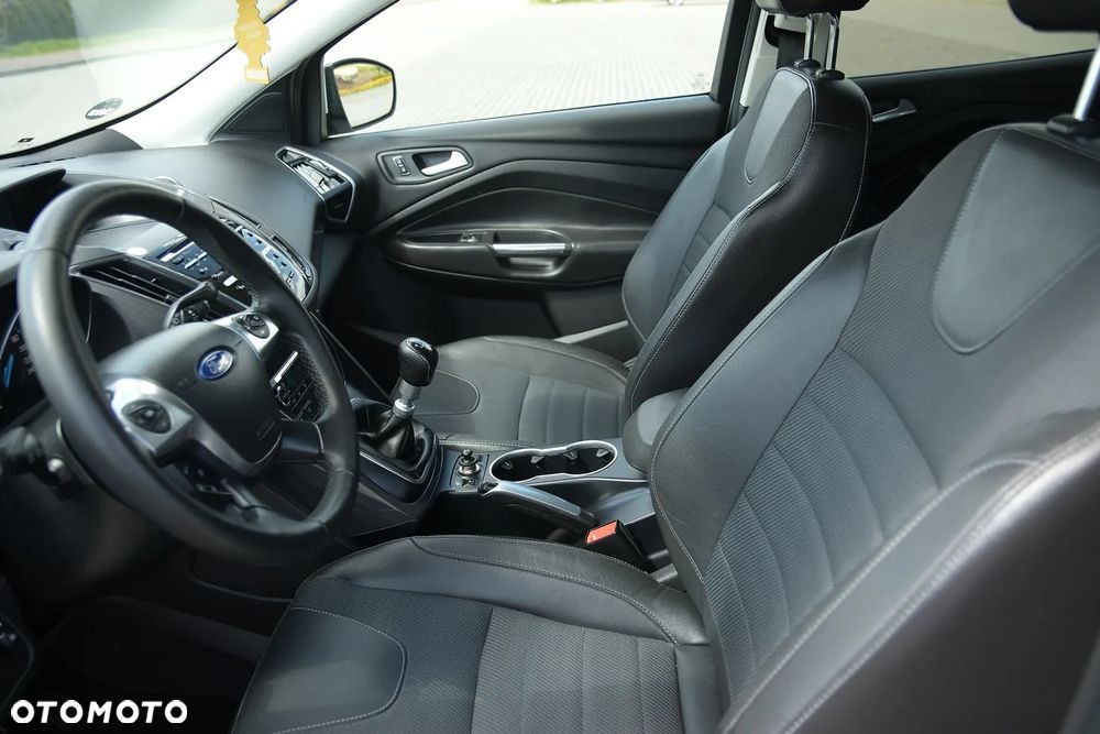 Ford Kuga 2.0 TDCi 4WD Titanium Plus - 24