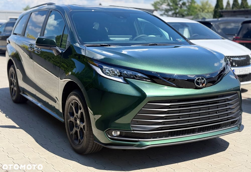 Toyota Sienna - 5