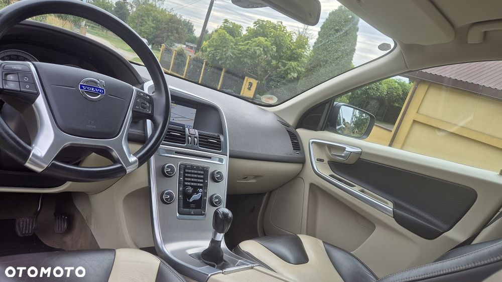 Volvo XC 60 D3 R-Design - 11