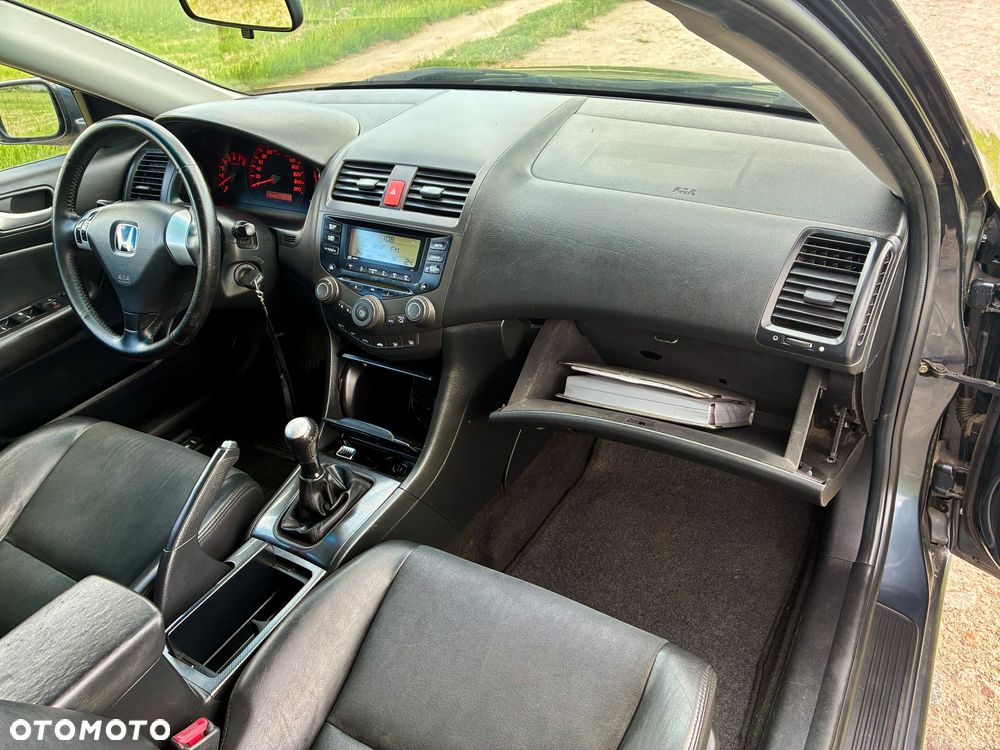Honda Accord 2.0 i Executive - 26