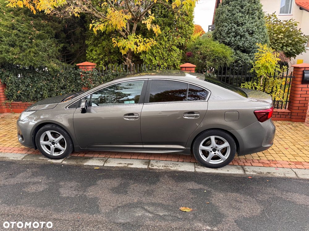 Toyota Avensis - 6