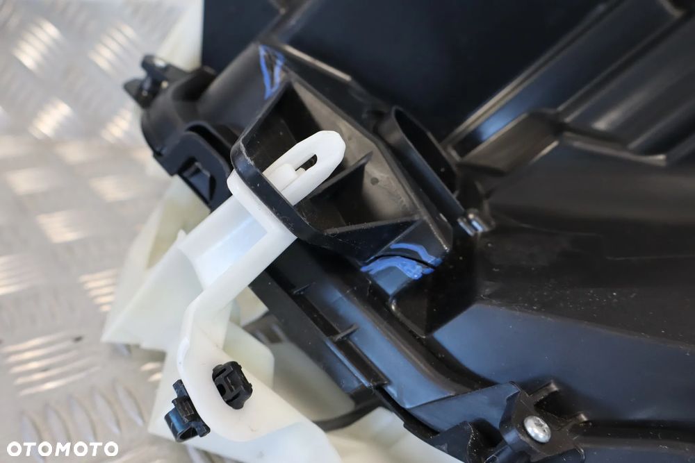 LAMPA PRZEDNIA PRZÓD PRAWA MITSUBISHI ECLIPSE CROSS LIFT FULL LED 2020- - 18