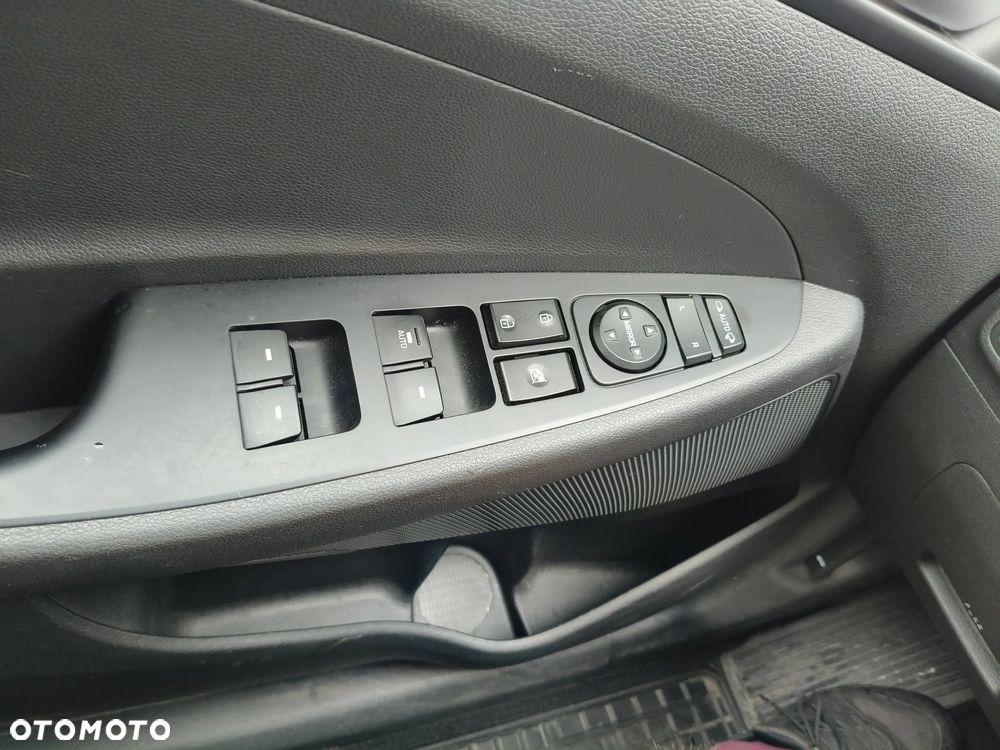 Hyundai Tucson 1.6 GDI BlueDrive Style 2WD - 10