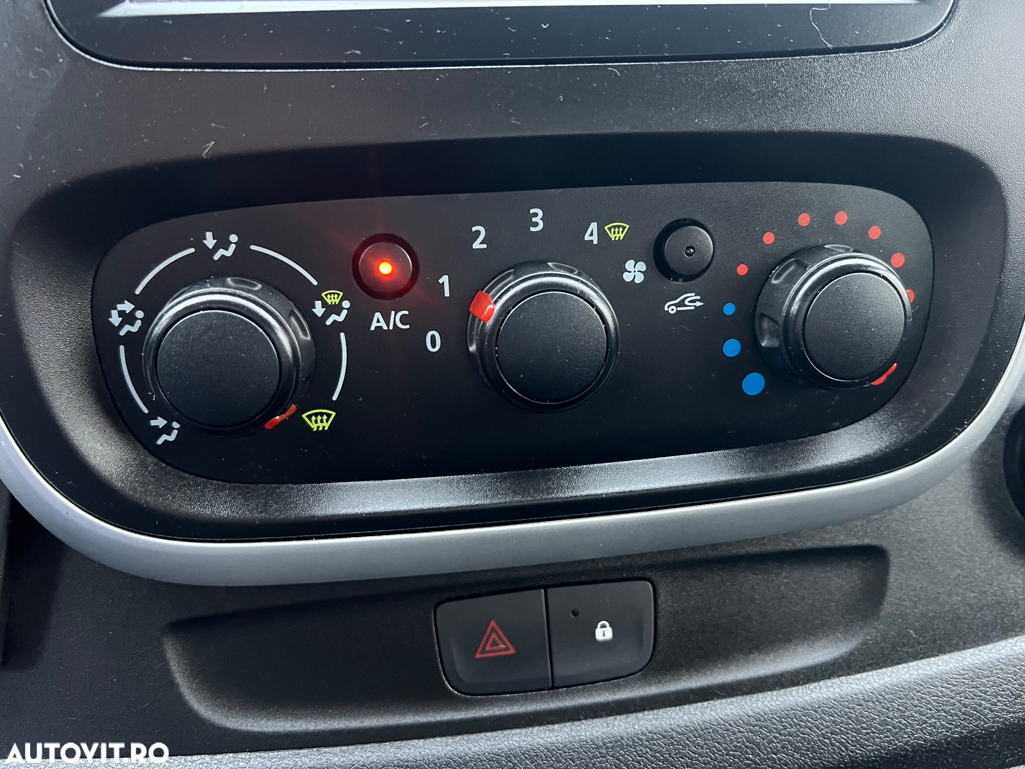 Renault TRAFIC - 18