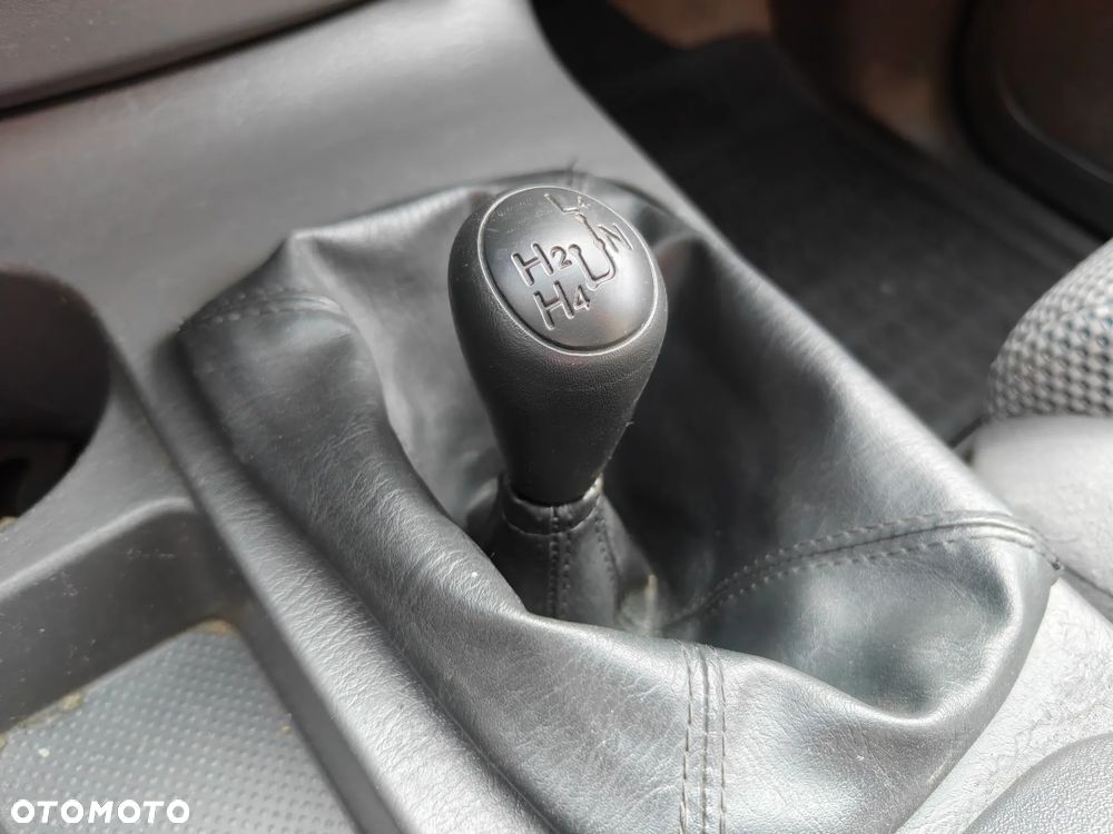 Toyota Hilux - 15