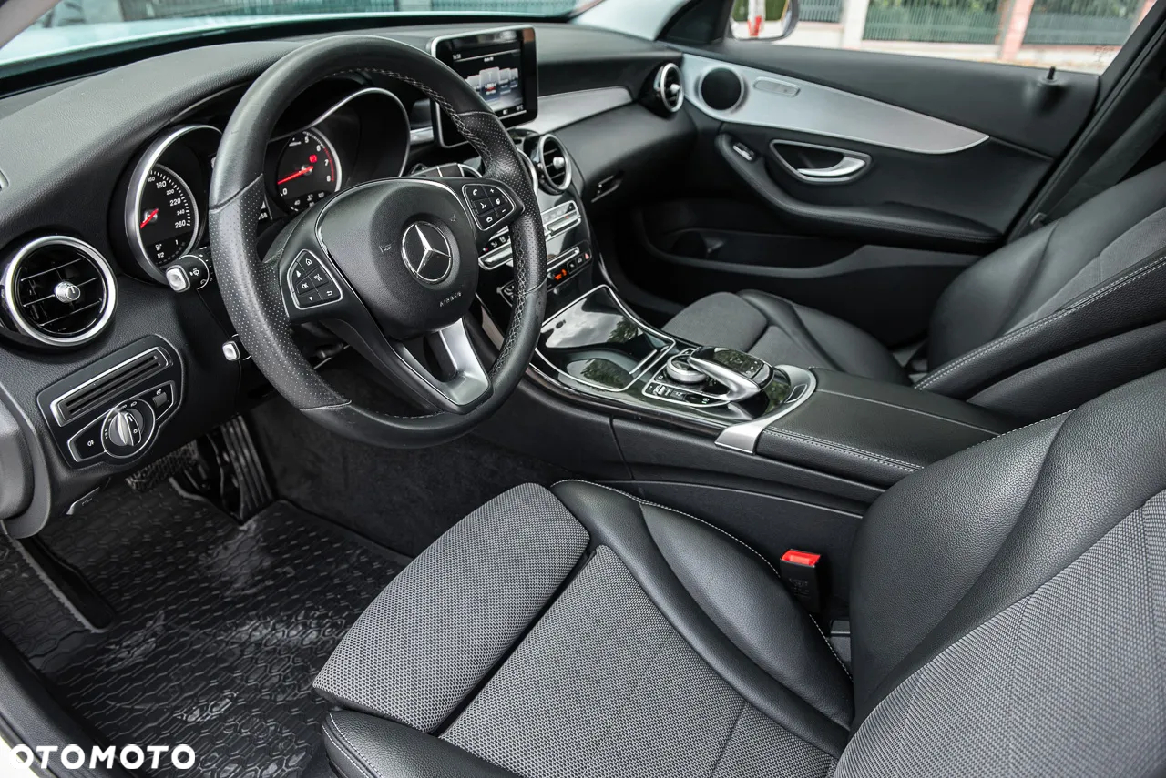 Mercedes-Benz Klasa C 180 T 9G-TRONIC AMG Line - 15