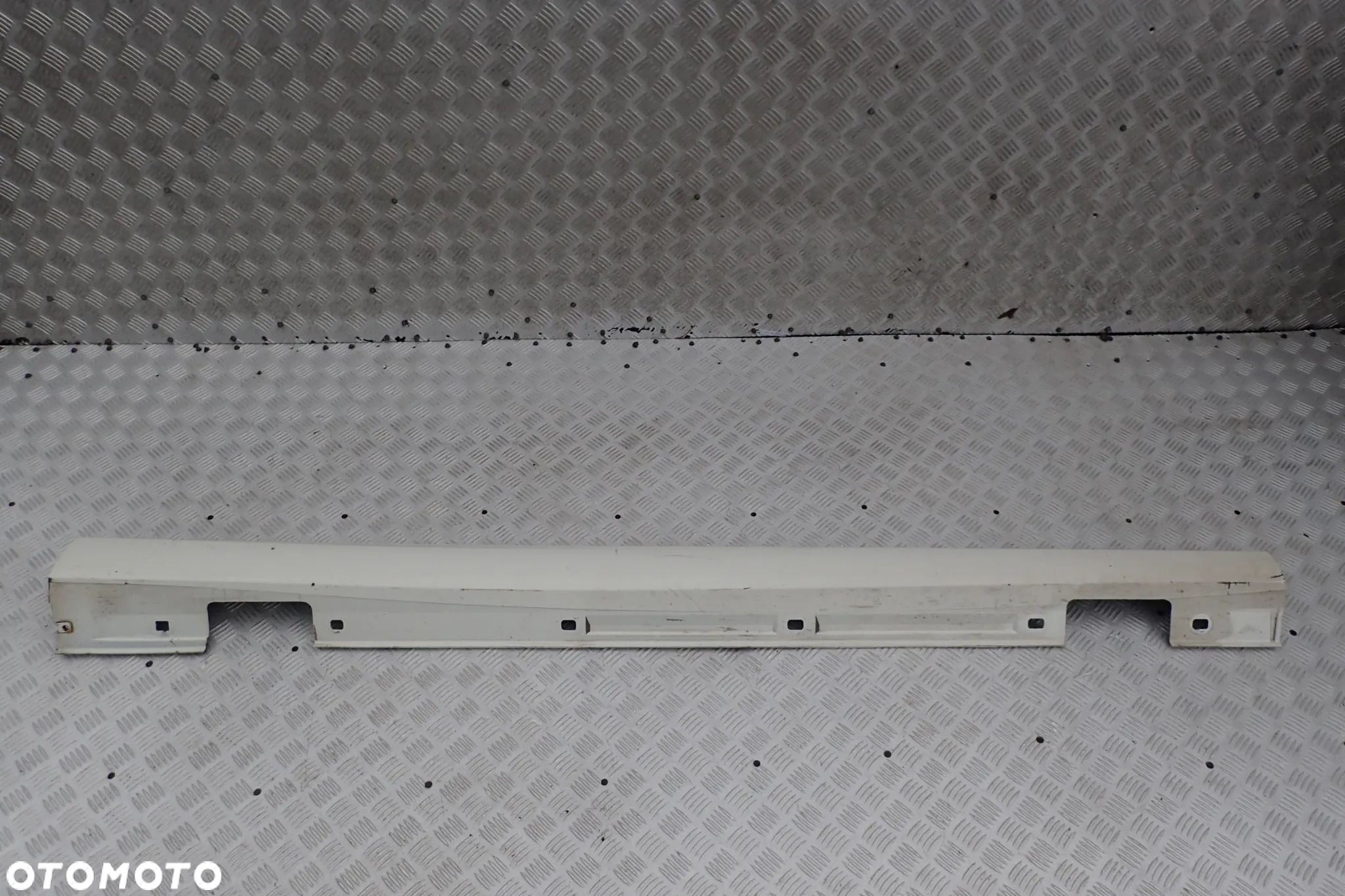 PRÓG LISTWA PROGOWA PRAWA MERCEDES W246 W242  A2466901440 - 1