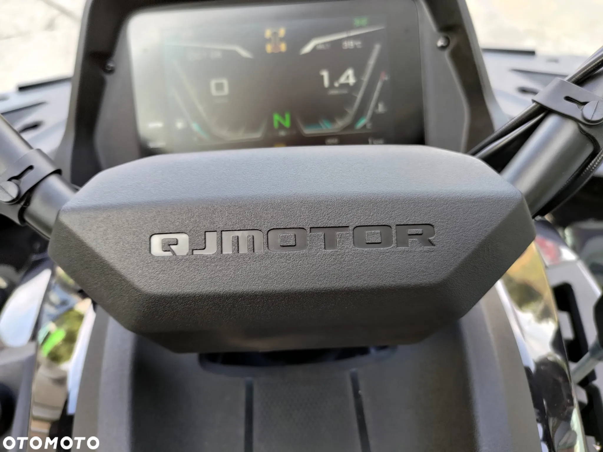 QJMOTOR SFA 1000 - 22