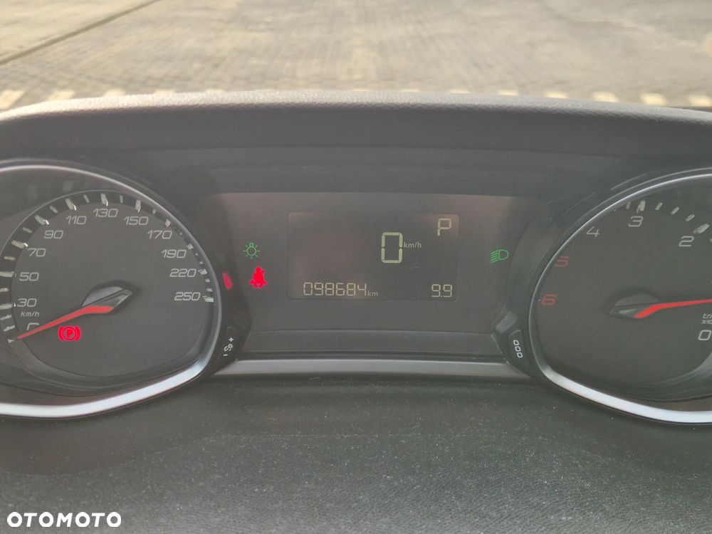 Peugeot 308 1.6 BlueHDi Active S&S EAT6 - 20