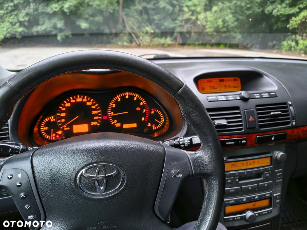 Toyota Avensis 1.8 VVT-i Sol - 17