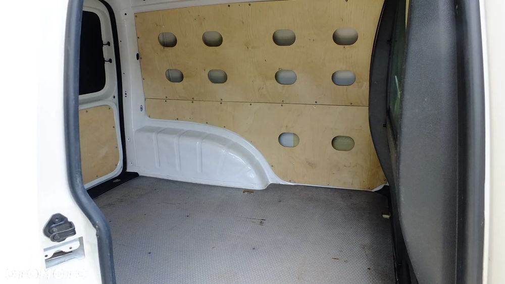 Volkswagen Caddy - 16
