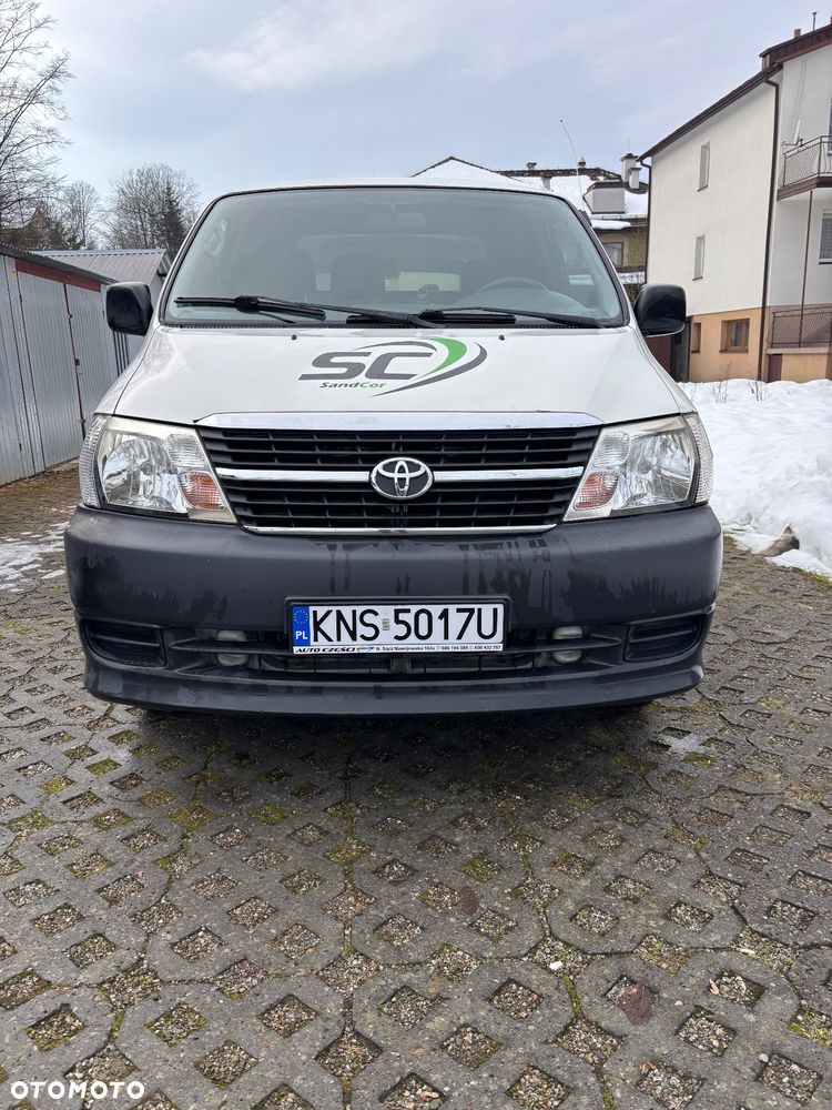 Toyota Hiace - 2