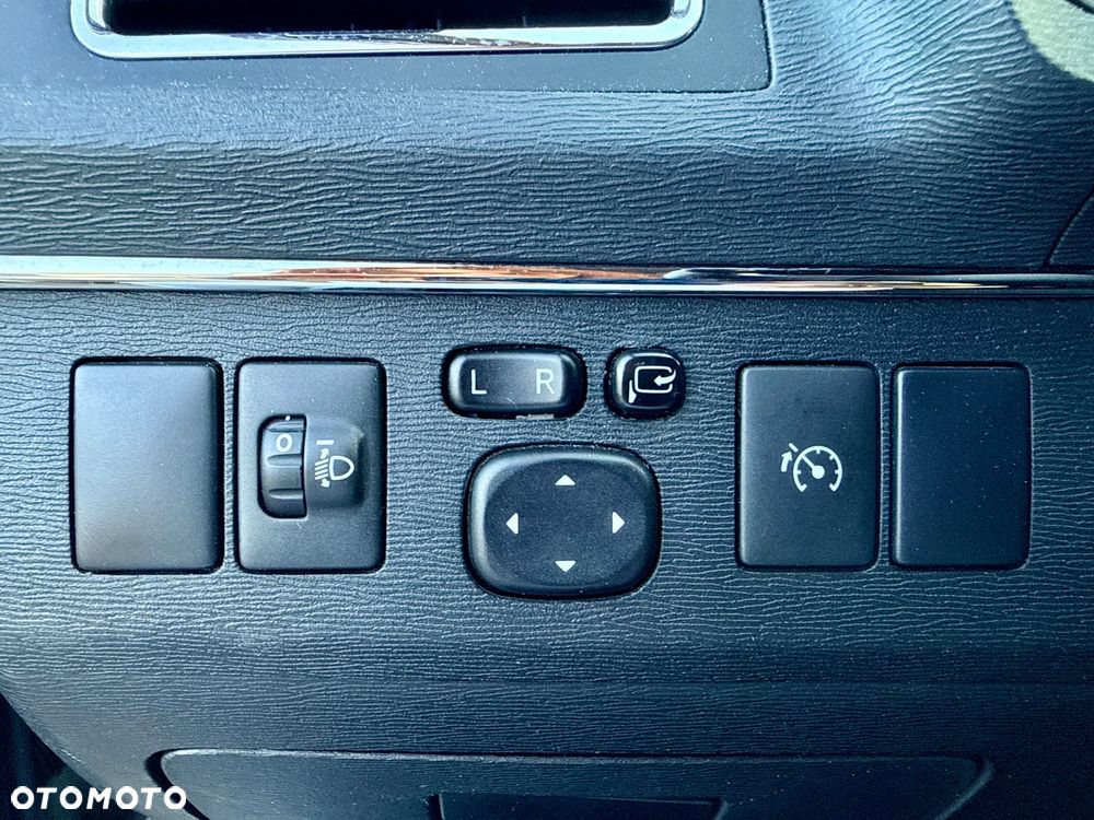 Toyota Avensis 2.0 Executive - 18