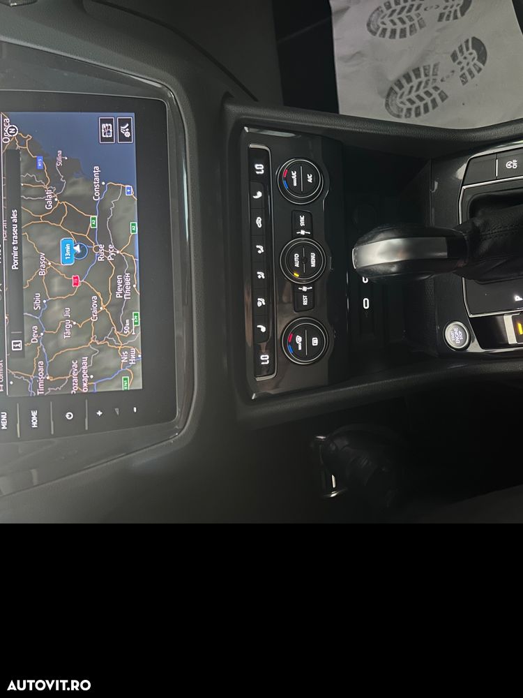 Volkswagen Tiguan 2.0 TDI SCR 4MOTION DSG R-Line - 35