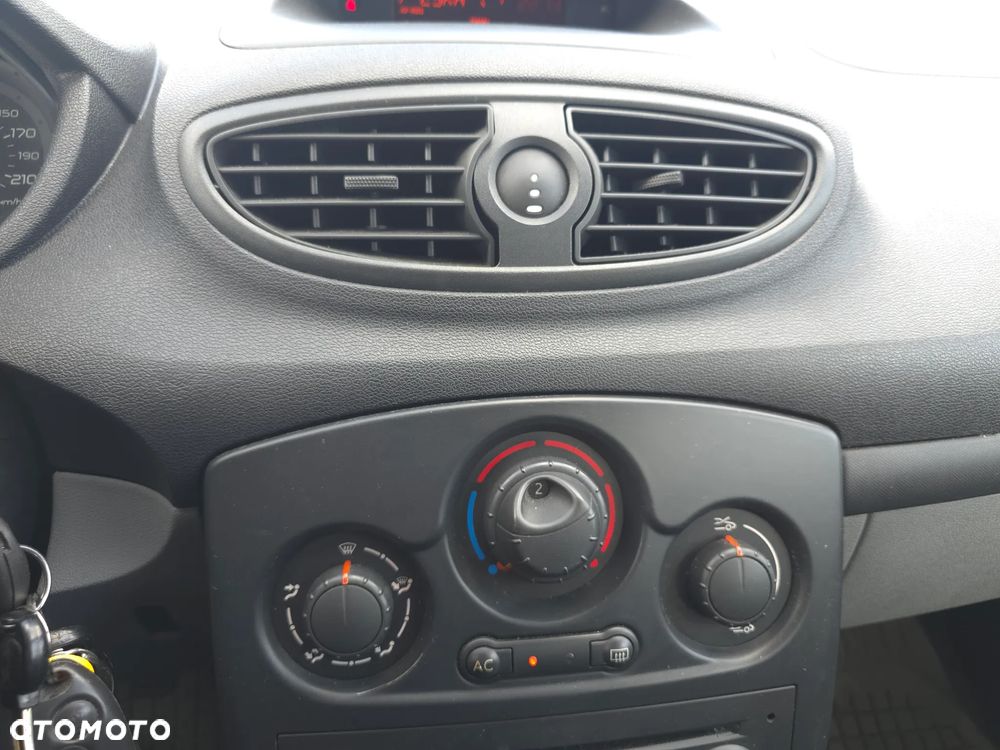 Renault Clio 1.4 16V Expression - 25