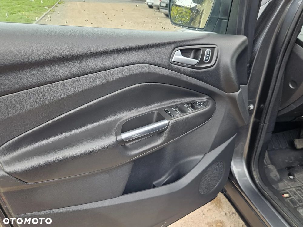 Ford Kuga 2.0 TDCi 4WD Titanium - 39