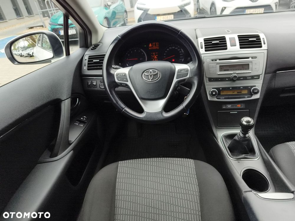 Toyota Avensis 1.8 Active - 12