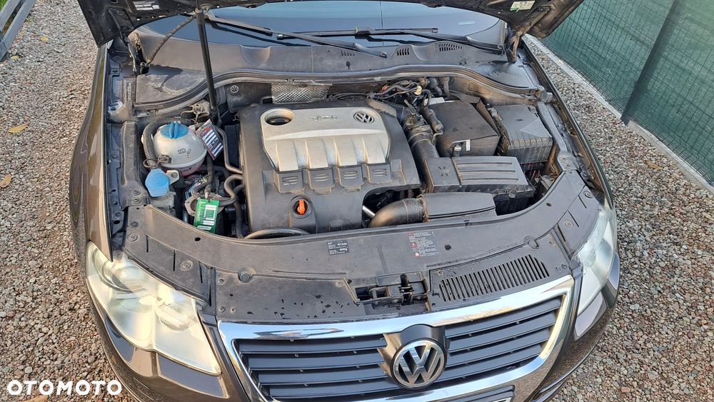 Volkswagen Passat 2.0 TDI DPF Highline - 18