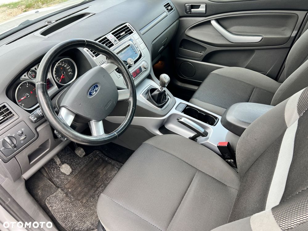 Ford Kuga 2.0 TDCi 2x4 Titanium - 11